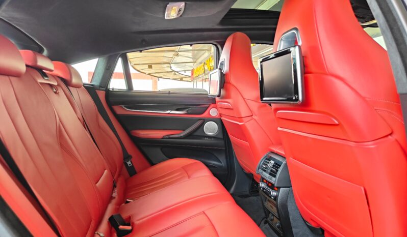 
								AED 2,950 P.M | 2016 BMW X6 M | Under Warranty | GCC | full									