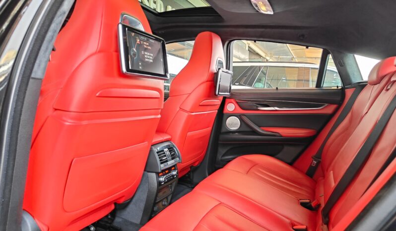 
								AED 2,950 P.M | 2016 BMW X6 M | Under Warranty | GCC | full									