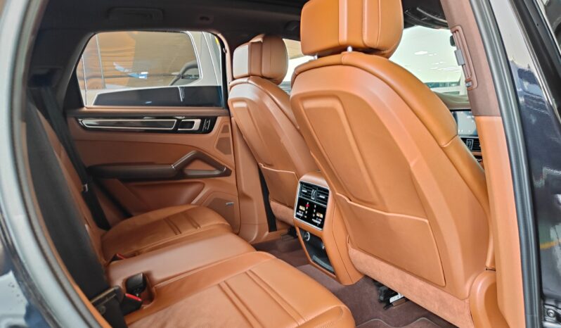 
								AED 2,640 P.M | 2019 Porsche Cayenne S | Under Warranty | GCC | full									