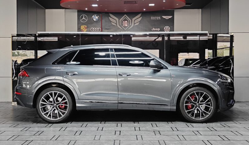 
								AED 2,650 P.M | 2022 Audi Q8 55 TFSI Quattro S Line | Under Warranty | GCC | full									