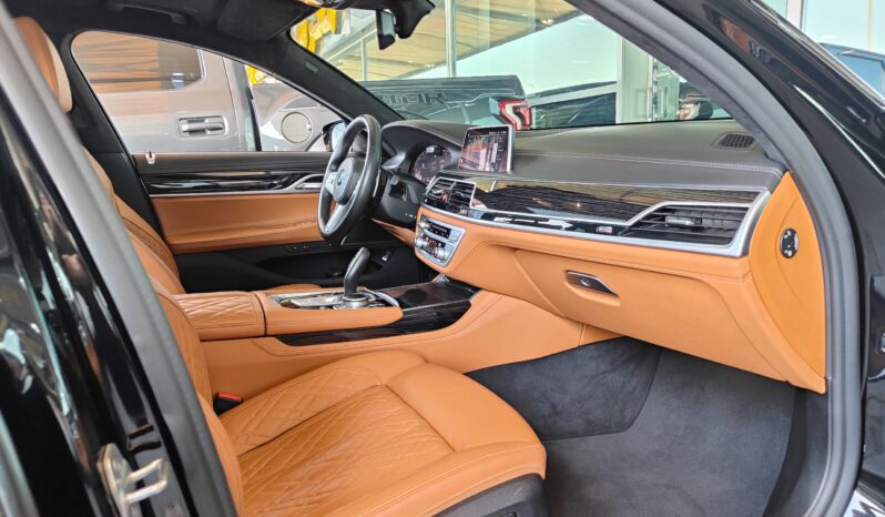 
								AED 2,350 P.M | 2020 BMW 740Li M-Sport | Under Warranty | GCC | full									