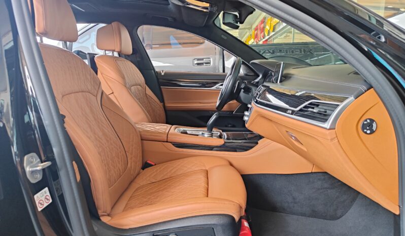 
								AED 2,350 P.M | 2020 BMW 740Li M-Sport | Under Warranty | GCC | full									