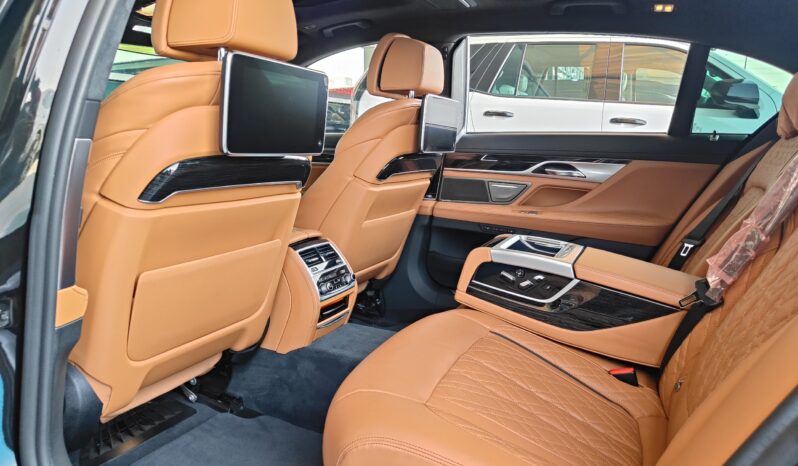 
								AED 2,350 P.M | 2020 BMW 740Li M-Sport | Under Warranty | GCC | full									