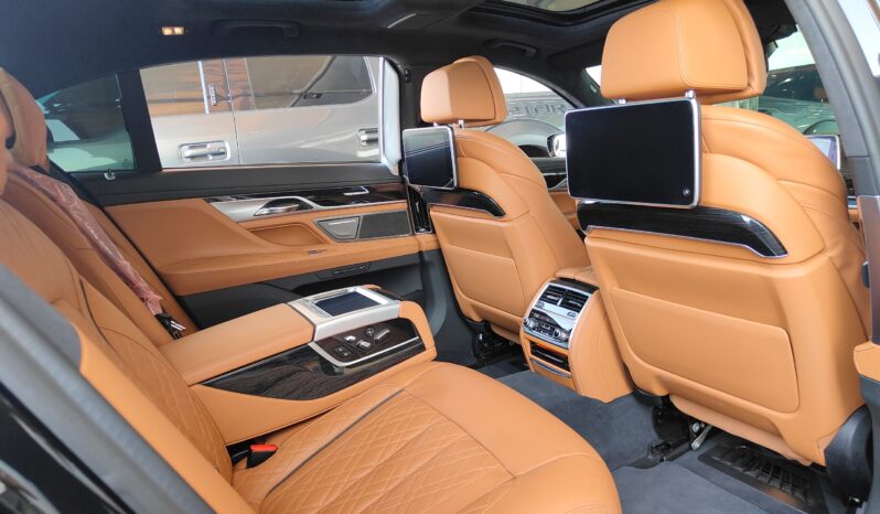 
								AED 2,350 P.M | 2020 BMW 740Li M-Sport | Under Warranty | GCC | full									