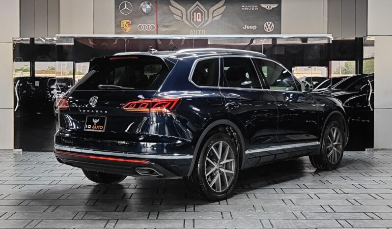
								AED 1,500 P.M | 2019 Volkswagen Touareg HighLine| Under Warranty | GCC | full									