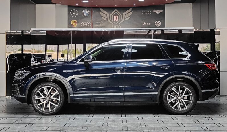 
								AED 1,500 P.M | 2019 Volkswagen Touareg HighLine| Under Warranty | GCC | full									