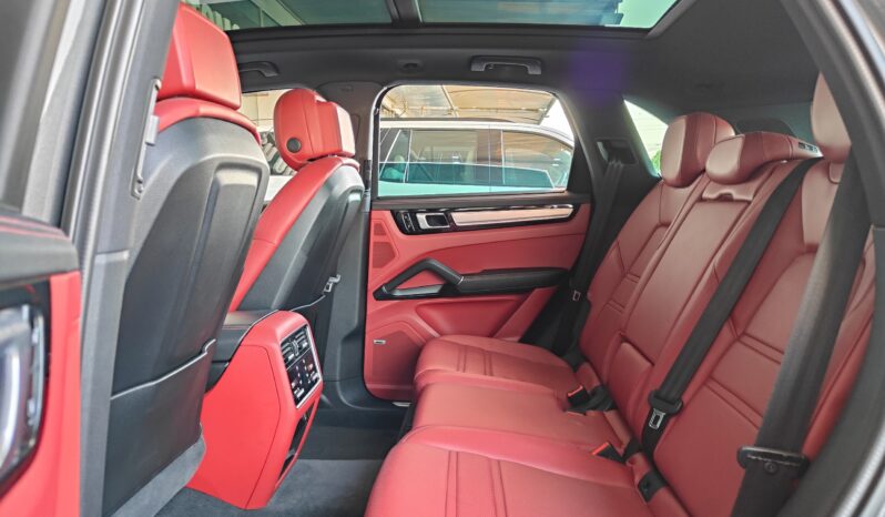 
								AED 2,850 P.M | 2019 Porsche Cayenne S | Under Warranty | GCC | full									