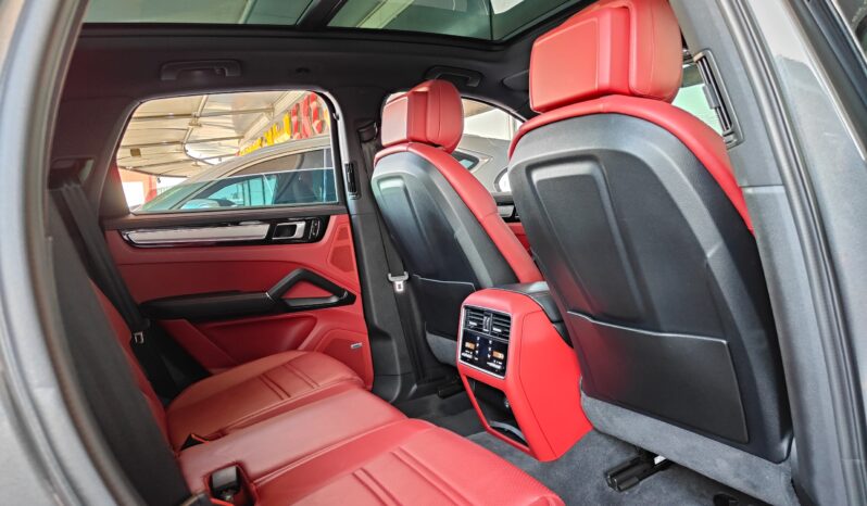 
								AED 2,850 P.M | 2019 Porsche Cayenne S | Under Warranty | GCC | full									