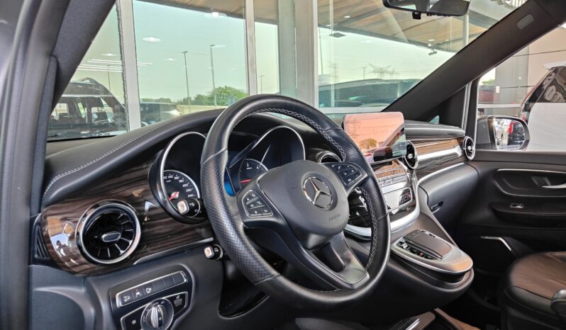 
								AED 3,580 P.M | 2024 Mercedes-Benz V220d 4MATIC | Under Warranty | GCC | full									