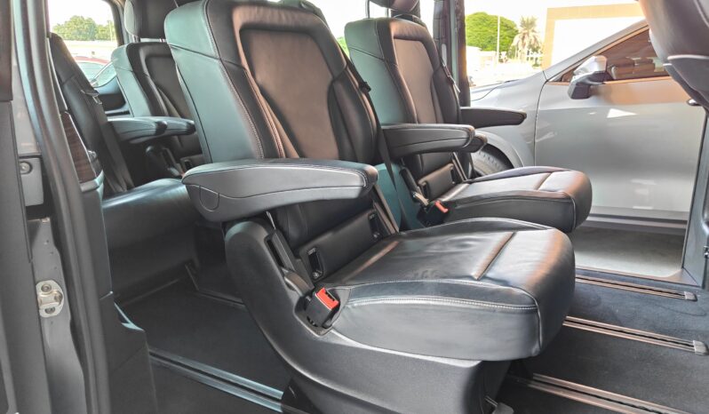
								AED 3,580 P.M | 2024 Mercedes-Benz V220d 4MATIC | Under Warranty | GCC | full									