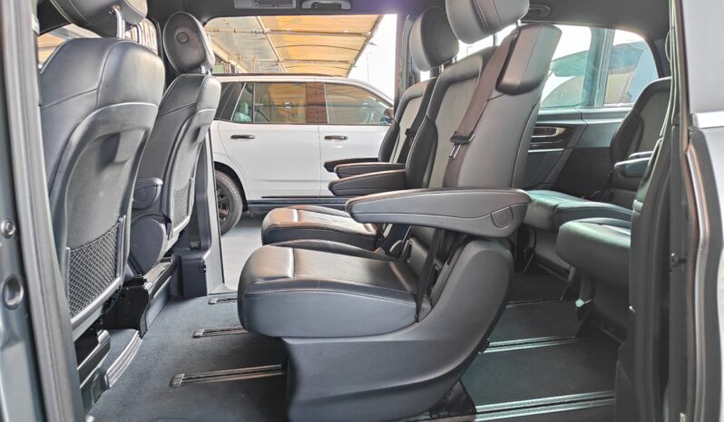 
								AED 3,580 P.M | 2024 Mercedes-Benz V220d 4MATIC | Under Warranty | GCC | full									