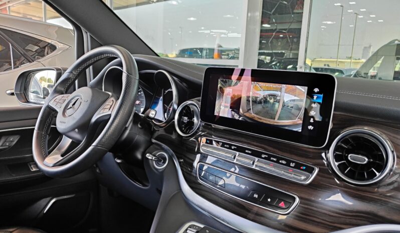 
								AED 3,580 P.M | 2024 Mercedes-Benz V220d 4MATIC | Under Warranty | GCC | full									
