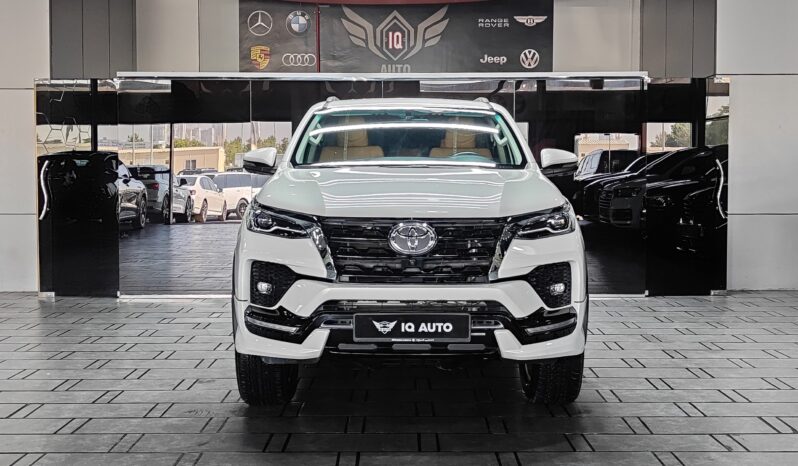
								AED 2,050 P.M | 2025 Toyota Fortuner VXR | Under Warranty | GCC | full									