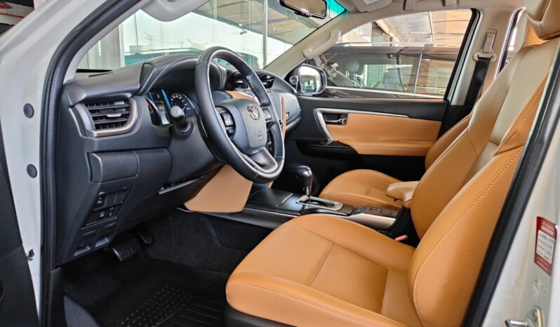 
								AED 2,050 P.M | 2025 Toyota Fortuner VXR | Under Warranty | GCC | full									