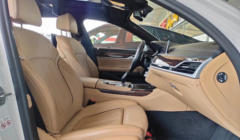 
								AED 2,350 P.M | 2021 BMW 730Li M Sport | Under Warranty | GCC | full									