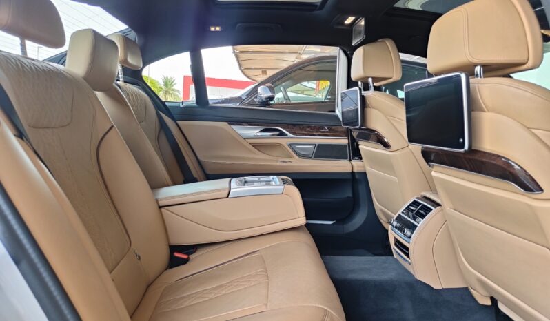 
								AED 2,350 P.M | 2021 BMW 730Li M Sport | Under Warranty | GCC | full									