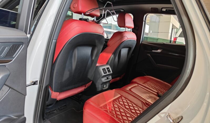 
								AED 1,900 P.M | 2018 Audi SQ5 Quattro | Under Warranty | GCC | full									