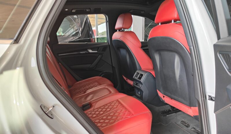 
								AED 1,900 P.M | 2018 Audi SQ5 Quattro | Under Warranty | GCC | full									