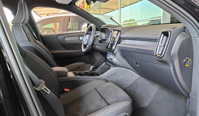 
								AED 1,800 P.M | 2024 Volvo XC40 B4 Ultimate Dark | Under Warranty | GCC | full									