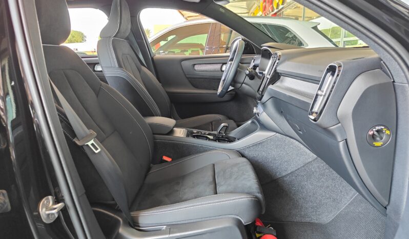 
								AED 1,800 P.M | 2024 Volvo XC40 B4 Ultimate Dark | Under Warranty | GCC | full									