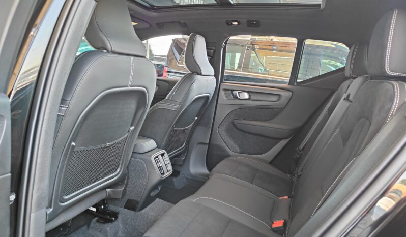 
								AED 1,800 P.M | 2024 Volvo XC40 B4 Ultimate Dark | Under Warranty | GCC | full									