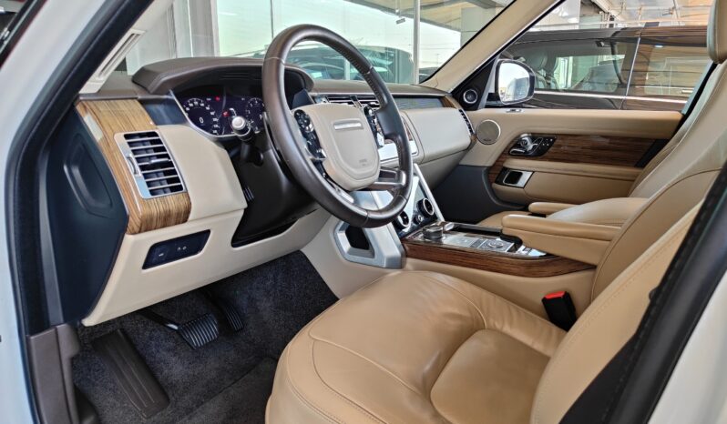 
								AED 2,450 P.M | 2019 Range Rover Vogue HSE | Under Warranty | GCC | full									