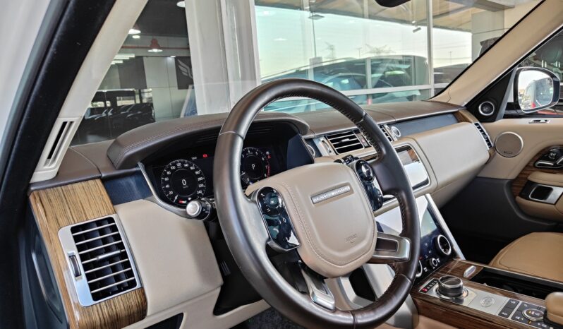 
								AED 2,450 P.M | 2019 Range Rover Vogue HSE | Under Warranty | GCC | full									