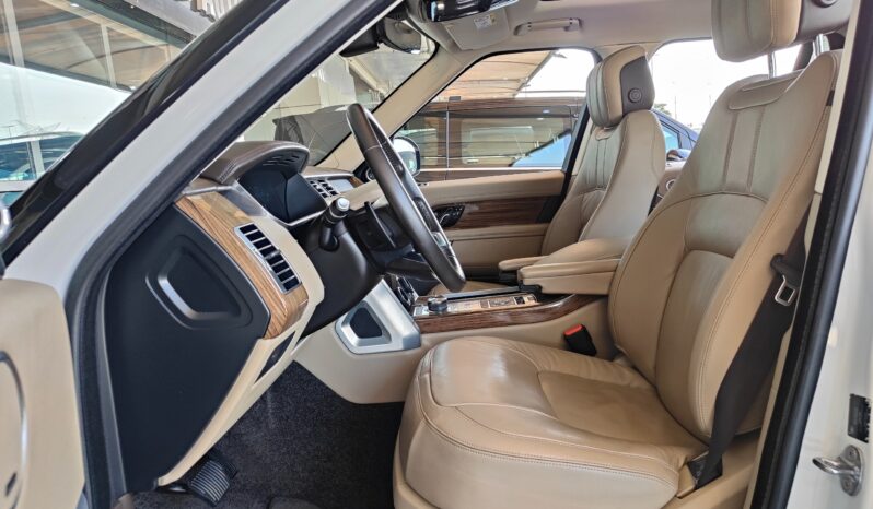 
								AED 2,450 P.M | 2019 Range Rover Vogue HSE | Under Warranty | GCC | full									