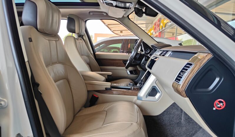 
								AED 2,450 P.M | 2019 Range Rover Vogue HSE | Under Warranty | GCC | full									