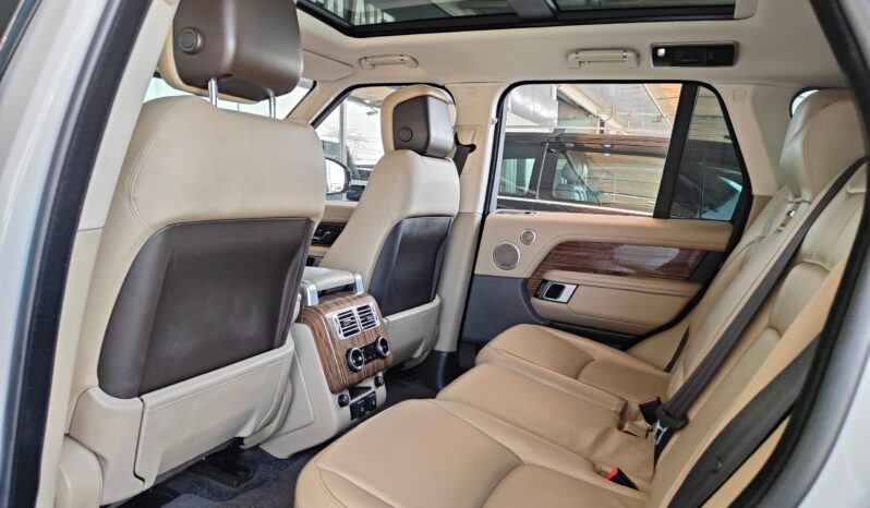 
								AED 2,450 P.M | 2019 Range Rover Vogue HSE | Under Warranty | GCC | full									