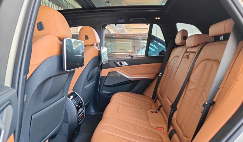 
								AED 1,700 P.M | 2019 BMW X5 xDrive40i M Sport | Under Warranty | GCC | full									