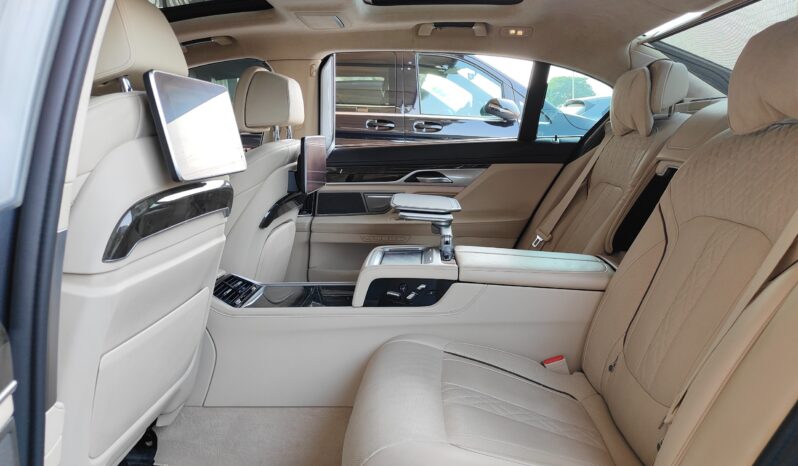 
								AED 2,000 P.M | 2020 BMW 730Li Executive Lounge | Executive Lounge Seating With Rear Entertainment | Under Warranty | GCC | full									