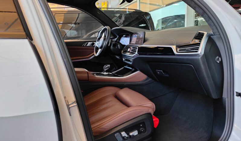 
								AED 1,950 P.M | 2020 BMW X5 M50i M-Sport V8 | Under Warranty | GCC | full									