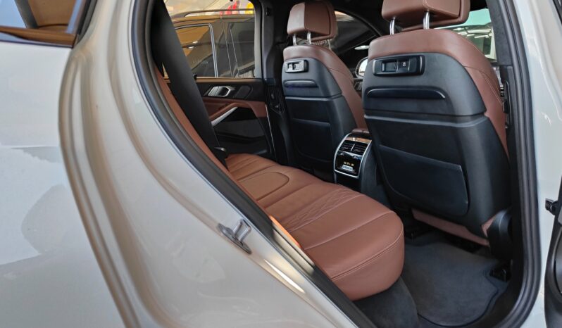 
								AED 1,950 P.M | 2020 BMW X5 M50i M-Sport V8 | Under Warranty | GCC | full									