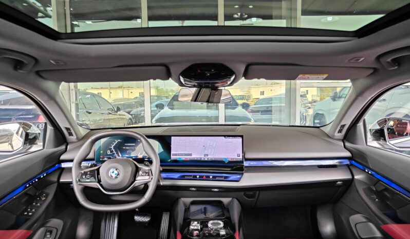 
								AED 3,140 P.M | 2024 BMW 520i Excellence | Under Warranty | GCC | full									