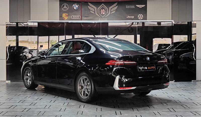 
								AED 3,140 P.M | 2024 BMW 520i Excellence | Under Warranty | GCC | full									