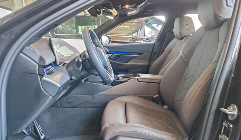 
								AED 2,750 P.M | 2024 BMW i5 eDrive40 M Sport Pro | Under Warranty | GCC | full									