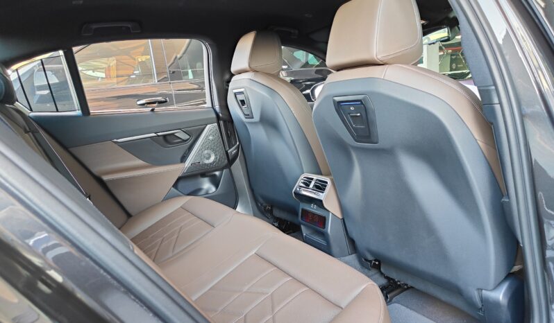 
								AED 2,750 P.M | 2024 BMW i5 eDrive40 M Sport Pro | Under Warranty | GCC | full									