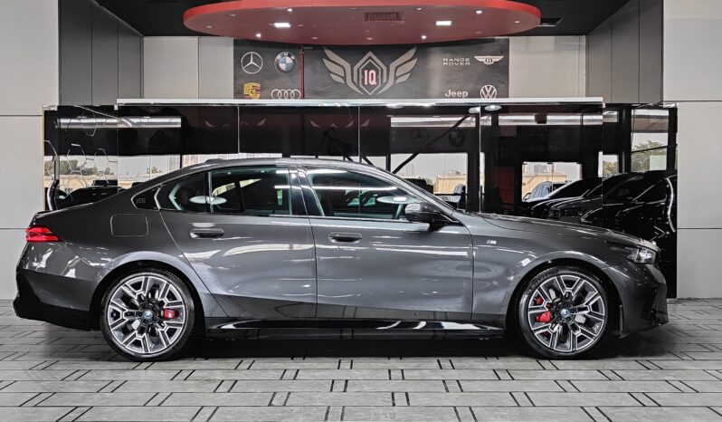 
								AED 2,750 P.M | 2024 BMW i5 eDrive40 M Sport Pro | Under Warranty | GCC | full									