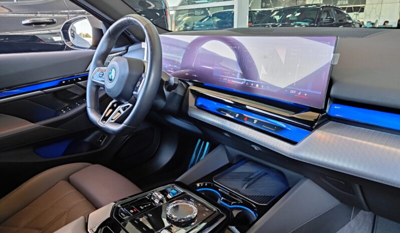 
								AED 2,750 P.M | 2024 BMW i5 eDrive40 M Sport Pro | Under Warranty | GCC | full									