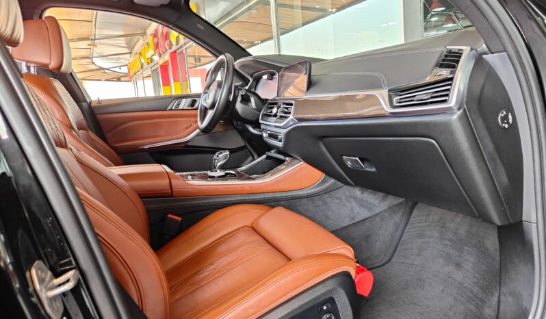 
								AED 1,590 P.M | 2019 BMW X5 xDrive50i M Sport Full Option | Under Warranty | GCC | full									