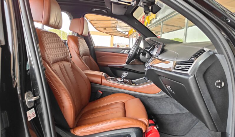 
								AED 1,590 P.M | 2019 BMW X5 xDrive50i M Sport Full Option | Under Warranty | GCC | full									