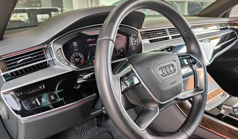 
								AED 1,590 P.M | 2019 Audi A8L 60 TFSI Quattro Full Option | Under Warranty | GCC | full									