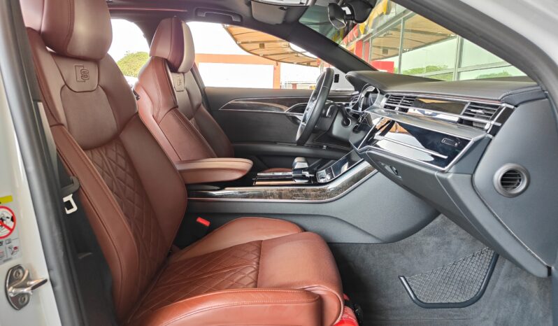 
								AED 1,590 P.M | 2019 Audi A8L 60 TFSI Quattro Full Option | Under Warranty | GCC | full									