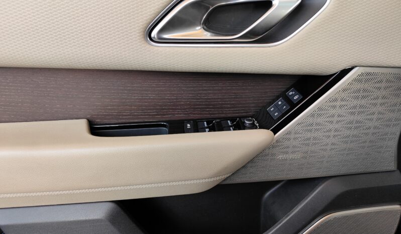 
								AED 1,700 P.M | 2018 Range Rover Velar P380 SE | Under Warranty | GCC | full									