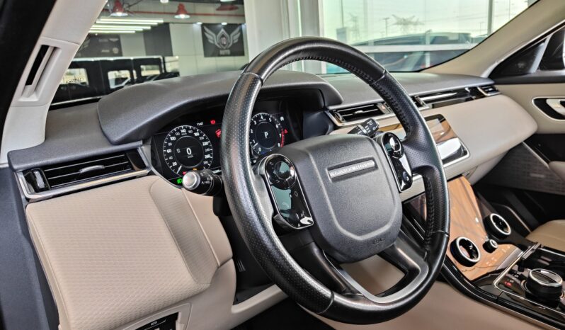 
								AED 1,700 P.M | 2018 Range Rover Velar P380 SE | Under Warranty | GCC | full									