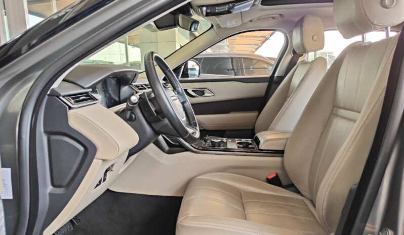 
								AED 1,700 P.M | 2018 Range Rover Velar P380 SE | Under Warranty | GCC | full									