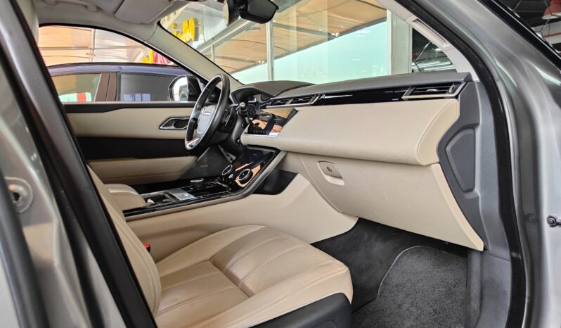 
								AED 1,700 P.M | 2018 Range Rover Velar P380 SE | Under Warranty | GCC | full									