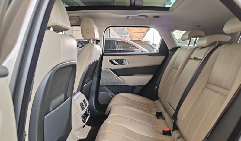 
								AED 1,700 P.M | 2018 Range Rover Velar P380 SE | Under Warranty | GCC | full									