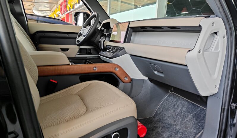 
								AED 3,650 P.M | 2023 Land Rover Defender P400 SE | Under Land Rover Warranty | GCC | full									